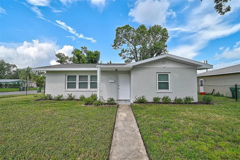 102 20th St NE, Bradenton, FL 34208