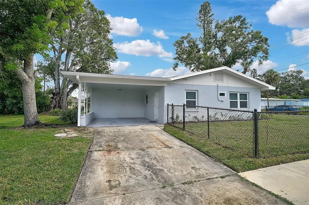 102 20th St NE, Bradenton, FL 34208
