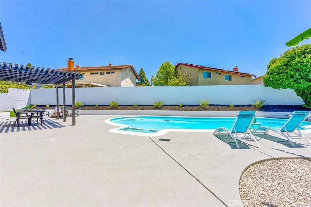 1350 S Ashington Ln, Anaheim, CA 92804