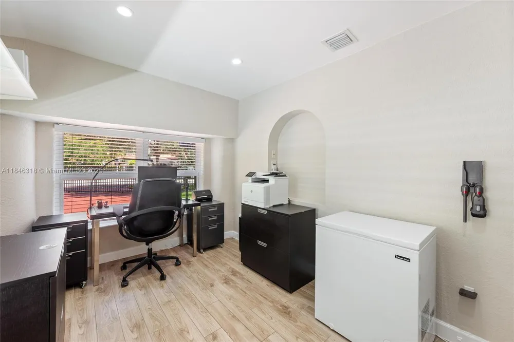 1020 SW 22nd St, Miami, FL 33129