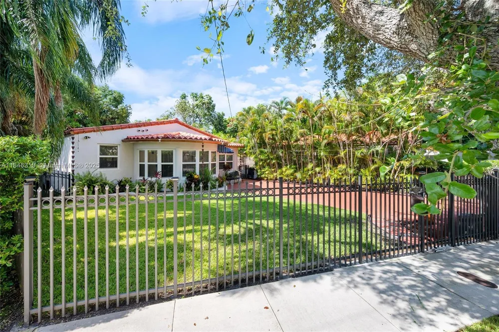 1020 SW 22nd St, Miami, FL 33129