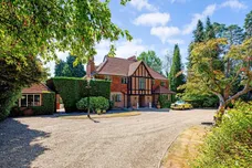 Wellington Avenue, Virginia Water, GU25 photo 2