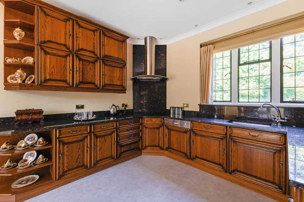 Wellington Avenue, Virginia Water, GU25 photo 8