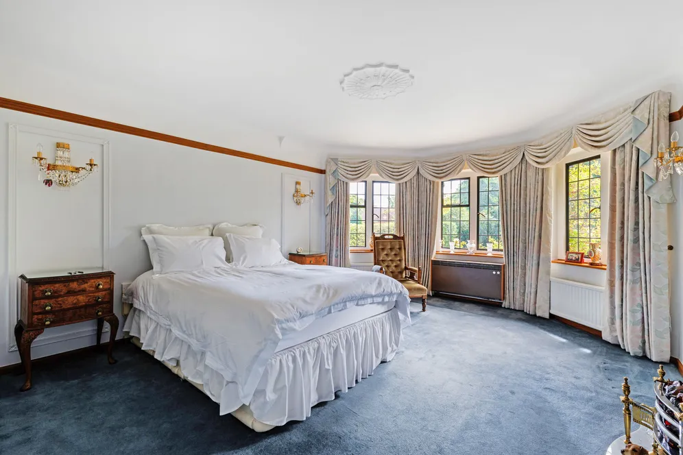 Wellington Avenue, Virginia Water, GU25 photo 15