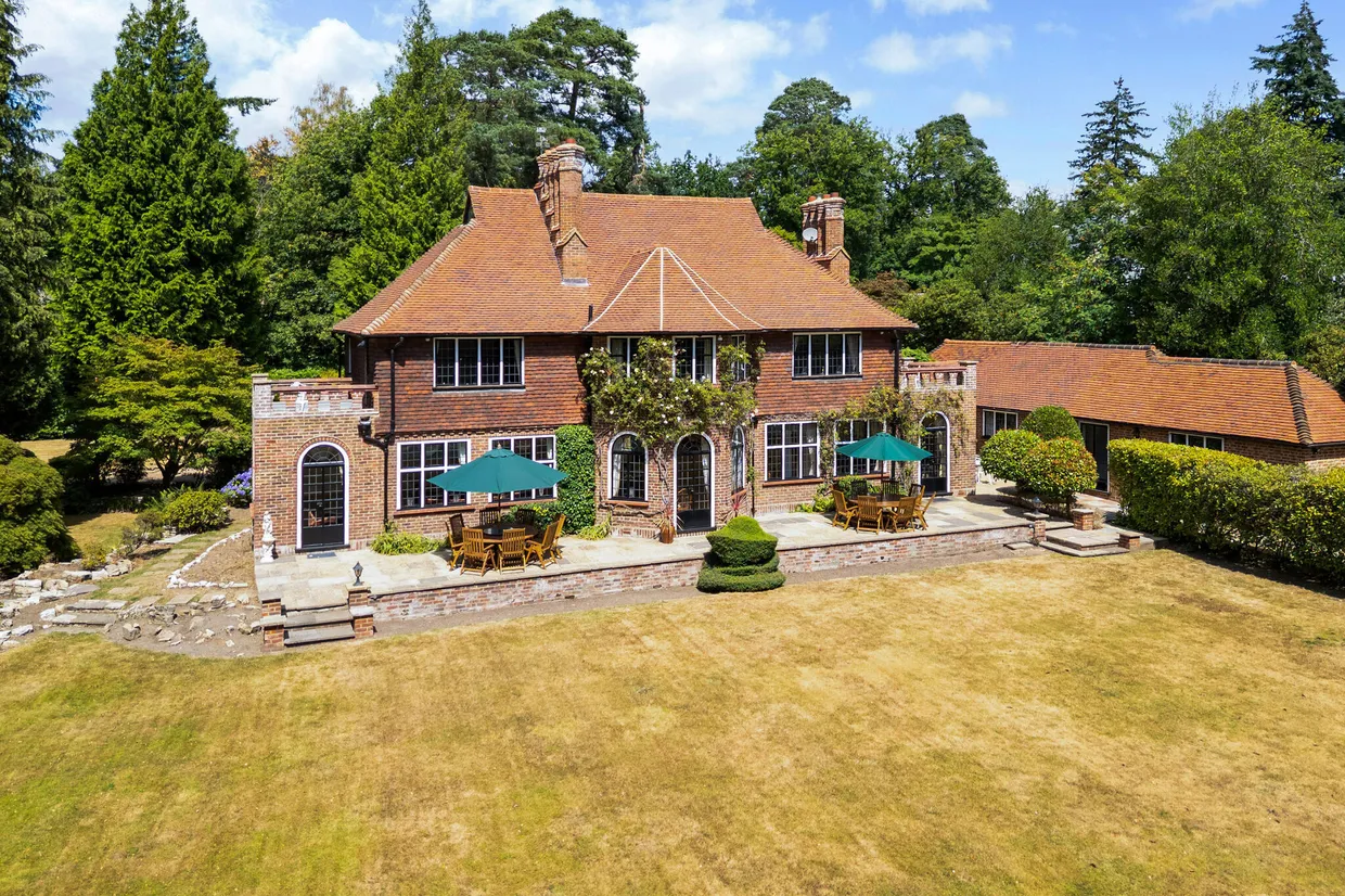 Wellington Avenue, Virginia Water, GU25 photo 17