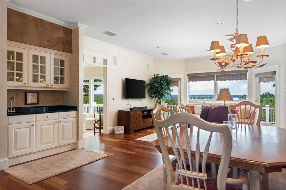 731 W Hathaway Rd, Harbor Springs, MI 49740