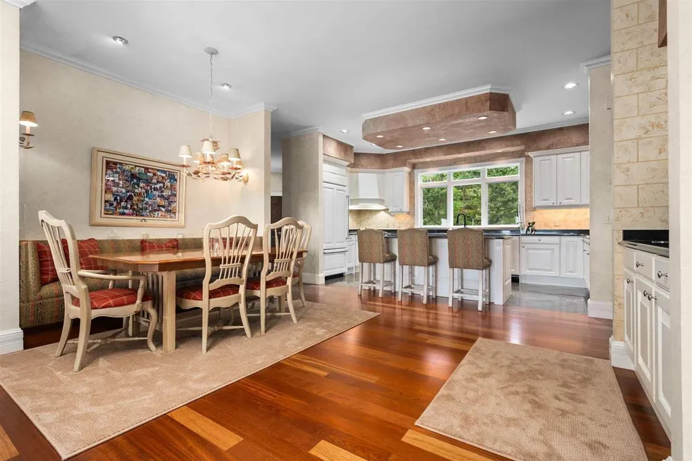 731 W Hathaway Rd, Harbor Springs, MI 49740
