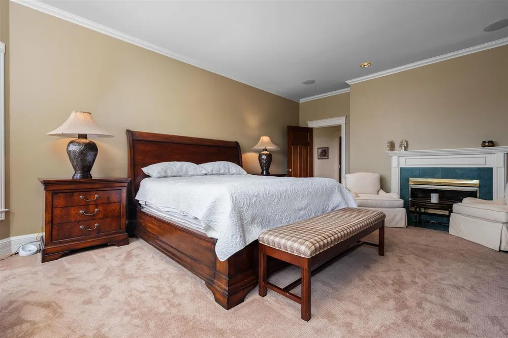 731 W Hathaway Rd, Harbor Springs, MI 49740