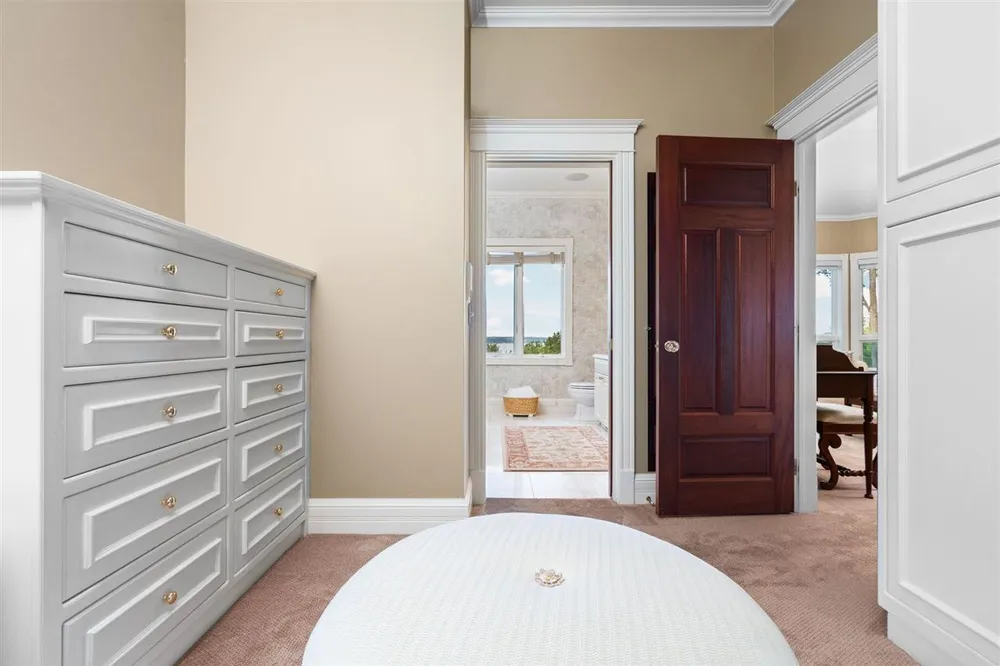 731 W Hathaway Rd, Harbor Springs, MI 49740