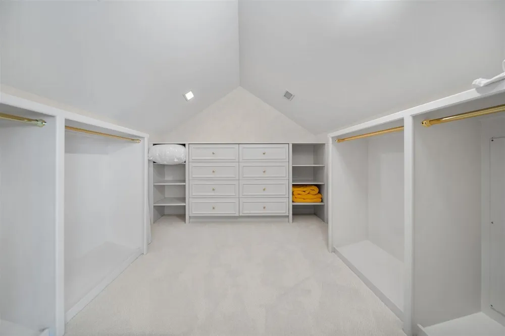 731 W Hathaway Rd, Harbor Springs, MI 49740