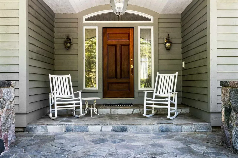 731 W Hathaway Rd, Harbor Springs, MI 49740