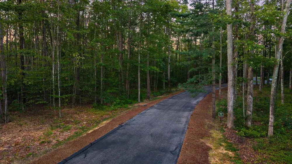 731 W Hathaway Rd, Harbor Springs, MI 49740