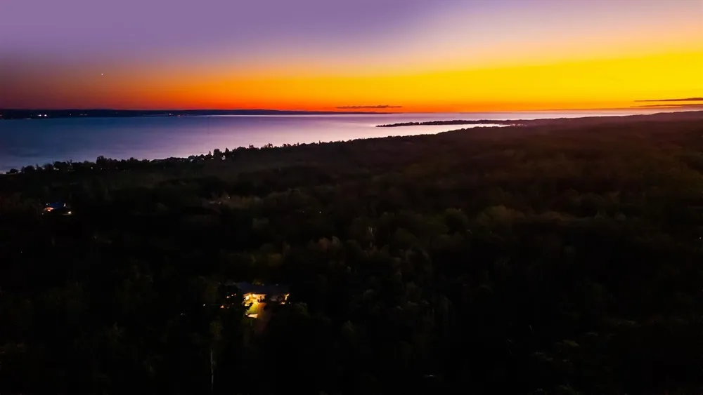 731 W Hathaway Rd, Harbor Springs, MI 49740