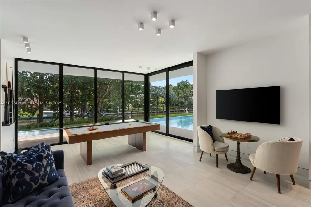 540 Leucadendra Dr, Coral Gables, FL 33156