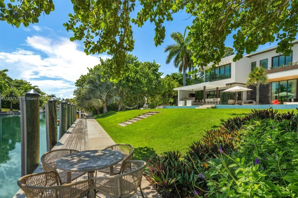 540 Leucadendra Dr, Coral Gables, FL 33156