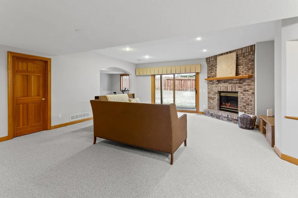10035 Gristmill Ridge, Eden Prairie, MN 55347