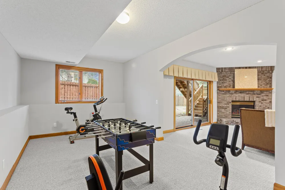10035 Gristmill Ridge, Eden Prairie, MN 55347