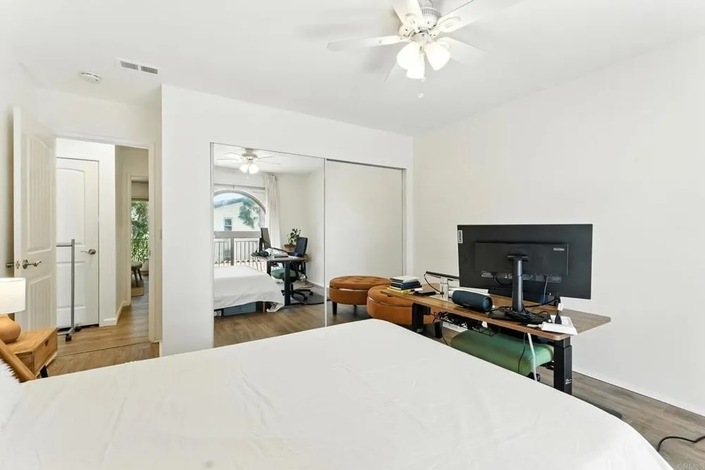 4252 Loma Riviera Ln, San Diego, CA 92110