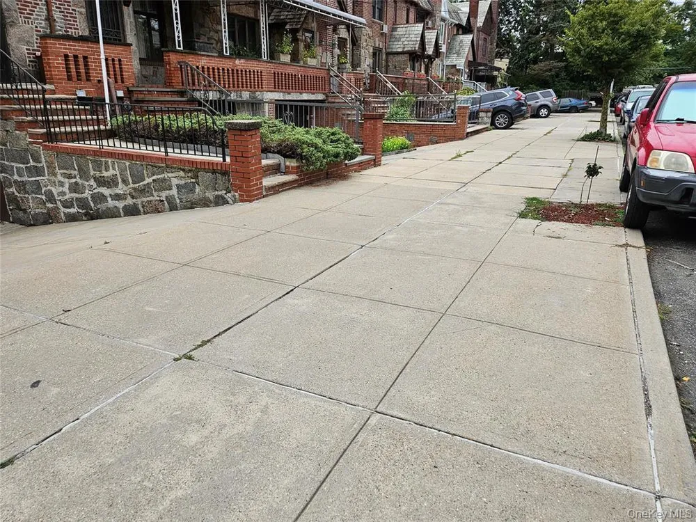 81-28 77th Ave, New York, NY 11385