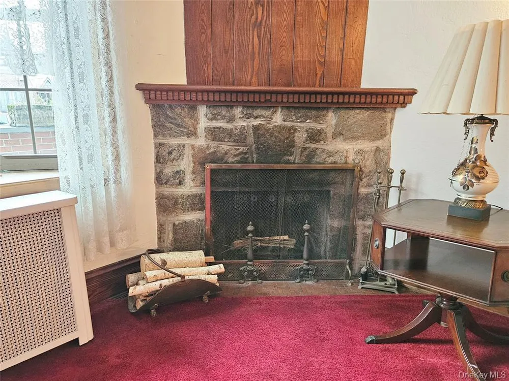 81-28 77th Ave, New York, NY 11385