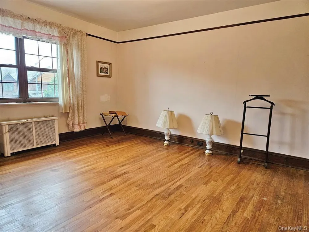 81-28 77th Ave, New York, NY 11385