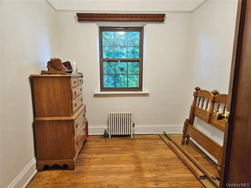 81-28 77th Ave, New York, NY 11385