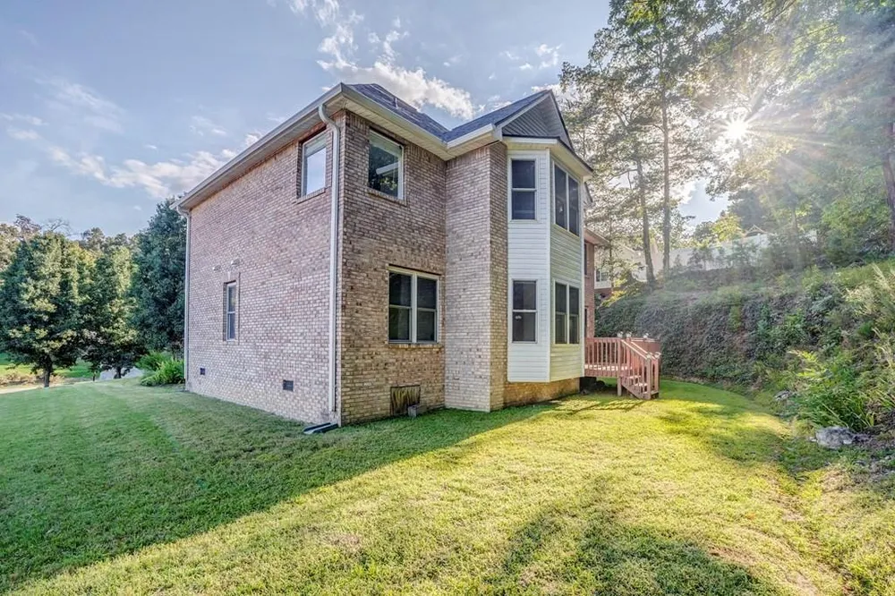 3218 Leona Dr, Rocky Face, GA 30740