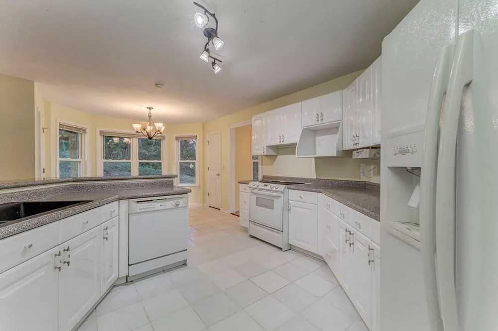 3218 Leona Dr, Rocky Face, GA 30740