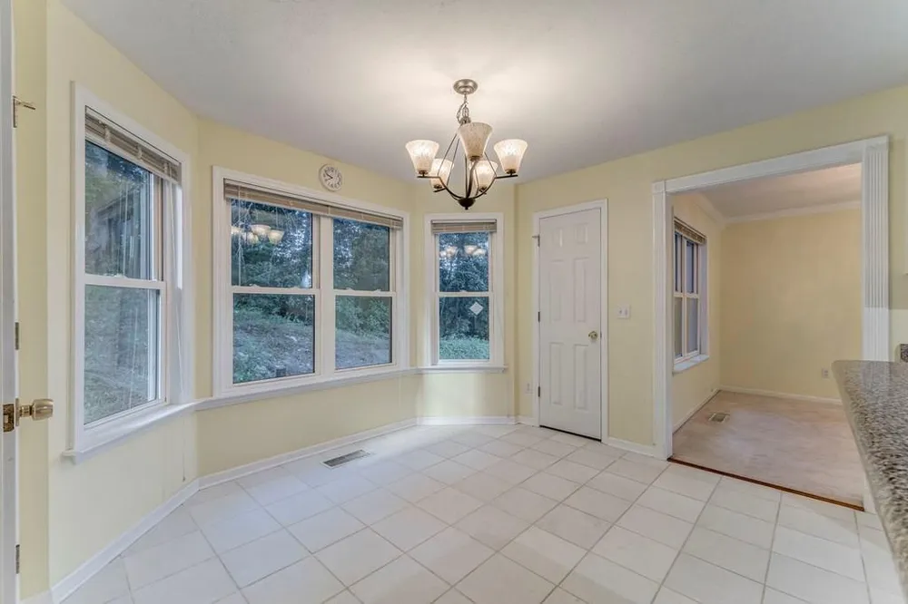 3218 Leona Dr, Rocky Face, GA 30740