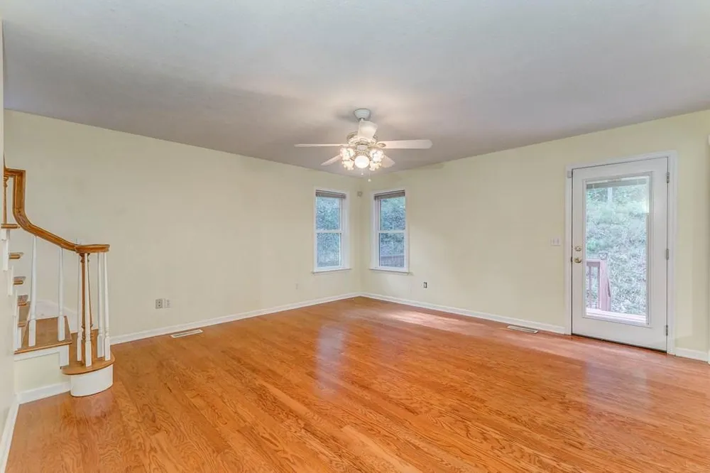 3218 Leona Dr, Rocky Face, GA 30740