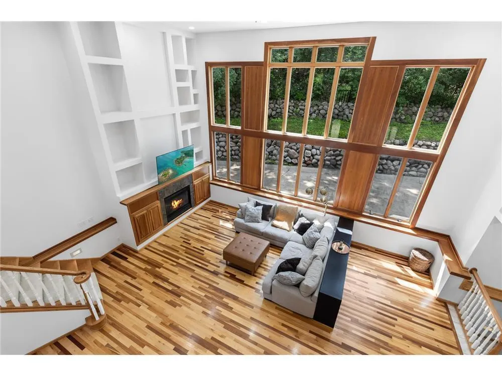 3681 Robin Ln, Eagan, MN 55122