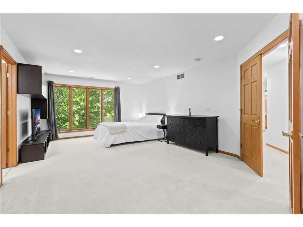 3681 Robin Ln, Eagan, MN 55122