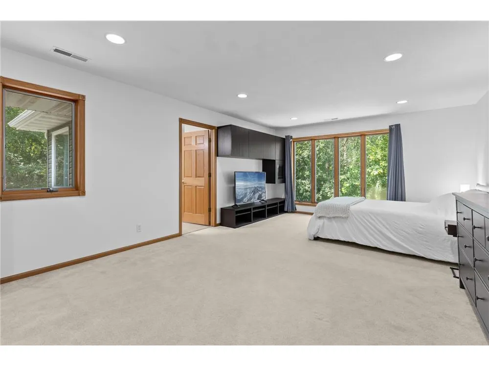 3681 Robin Ln, Eagan, MN 55122