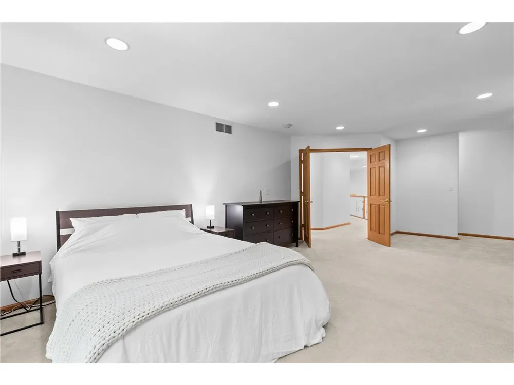3681 Robin Ln, Eagan, MN 55122