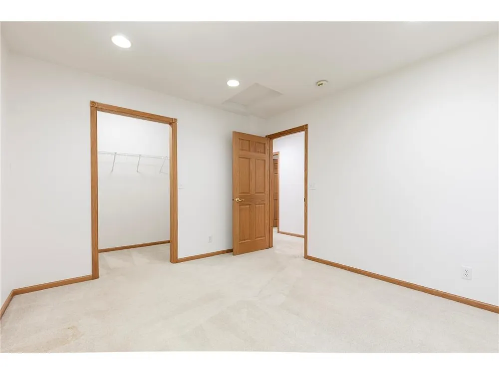 3681 Robin Ln, Eagan, MN 55122