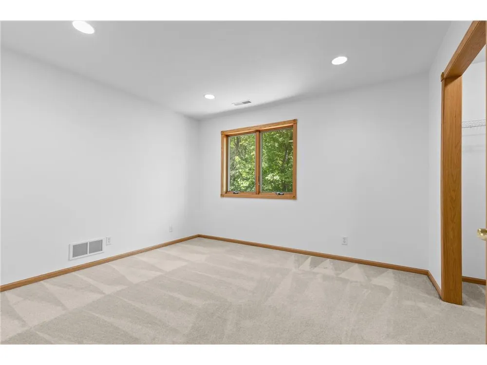 3681 Robin Ln, Eagan, MN 55122