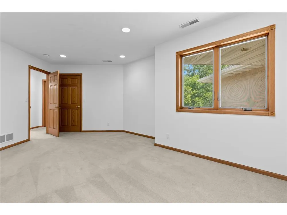 3681 Robin Ln, Eagan, MN 55122