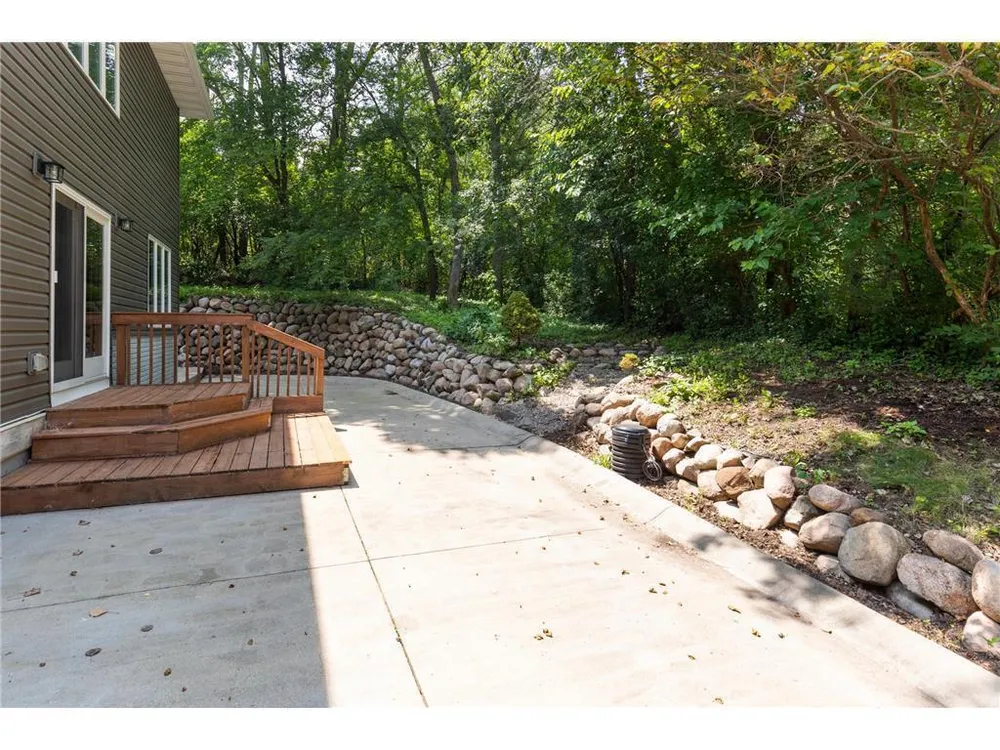 3681 Robin Ln, Eagan, MN 55122