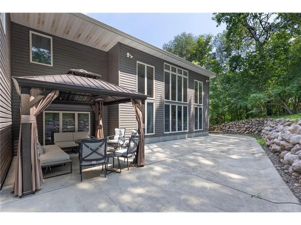 3681 Robin Ln, Eagan, MN 55122