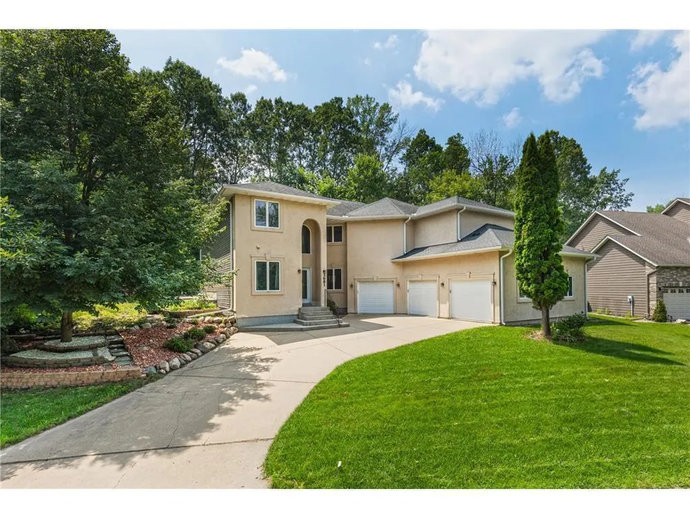 3681 Robin Ln, Eagan, MN 55122