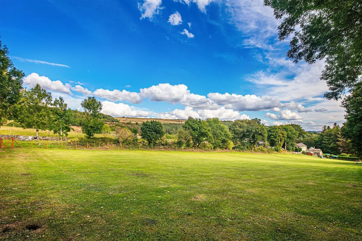 Smallfield Cottage, Smallfield Lane, High Bradfield, S6 6LJ