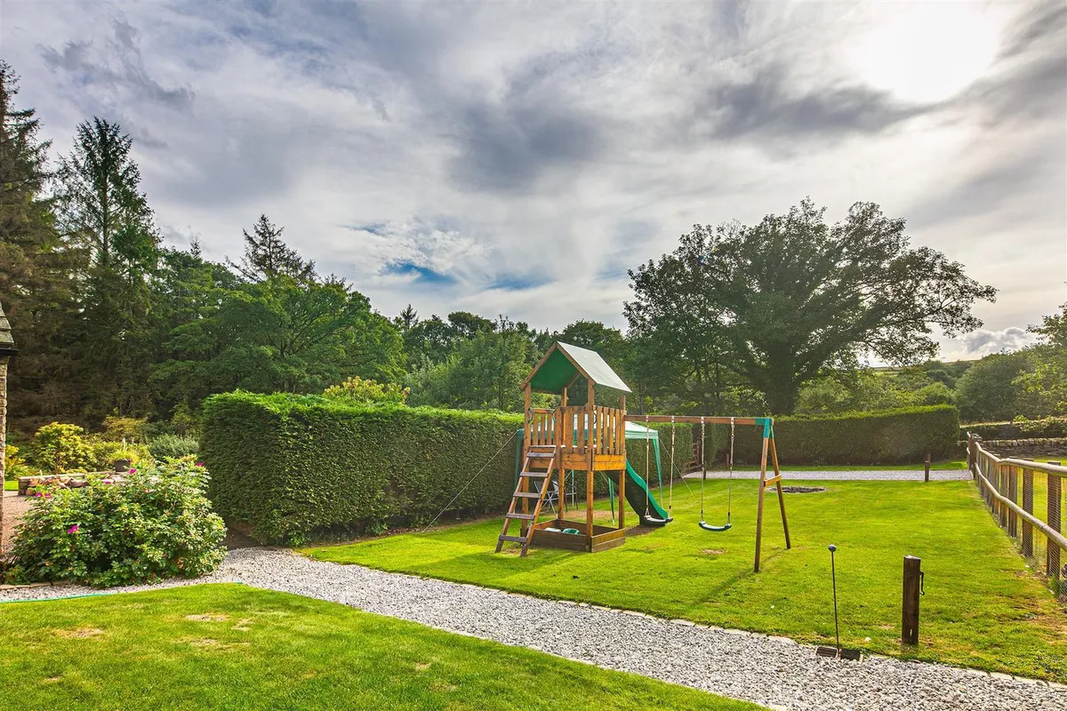 Smallfield Cottage, Smallfield Lane, High Bradfield, S6 6LJ