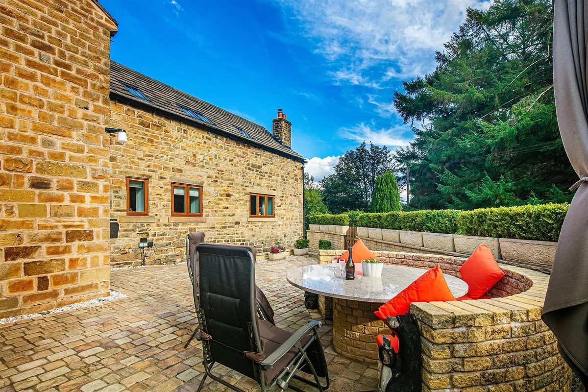 Smallfield Cottage, Smallfield Lane, High Bradfield, S6 6LJ
