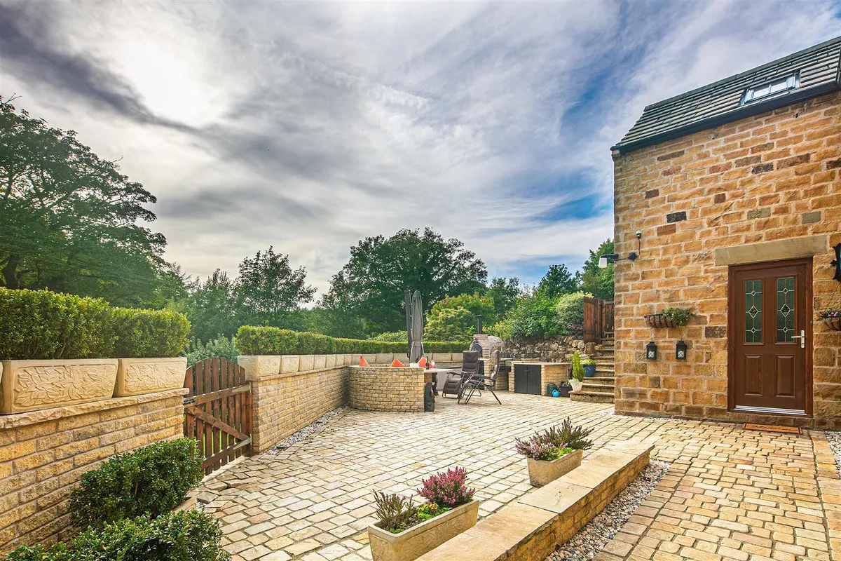 Smallfield Cottage, Smallfield Lane, High Bradfield, S6 6LJ