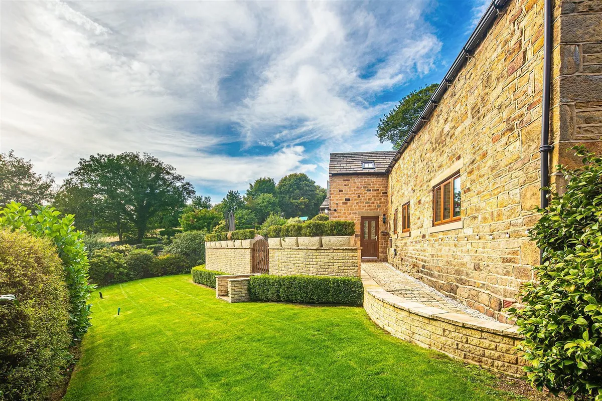 Smallfield Cottage, Smallfield Lane, High Bradfield, S6 6LJ