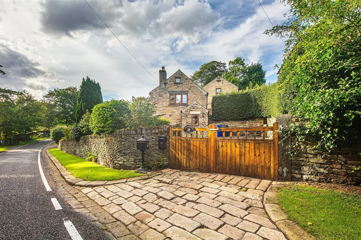 Smallfield Cottage, Smallfield Lane, High Bradfield, S6 6LJ
