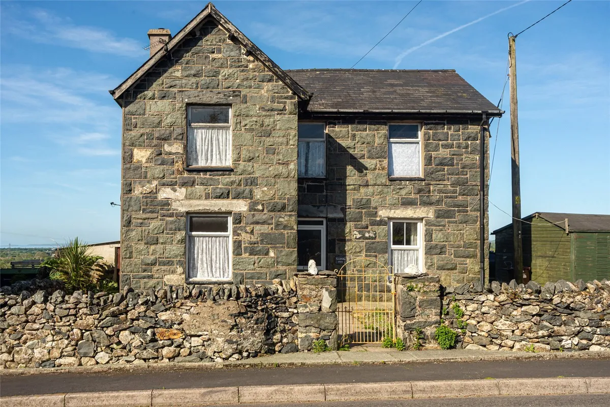 Garndolbenmaen, Gwynedd, LL51