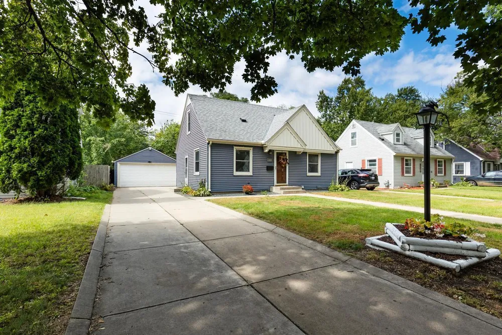 2620 Kentucky Ave S, St Louis Park, MN 55426
