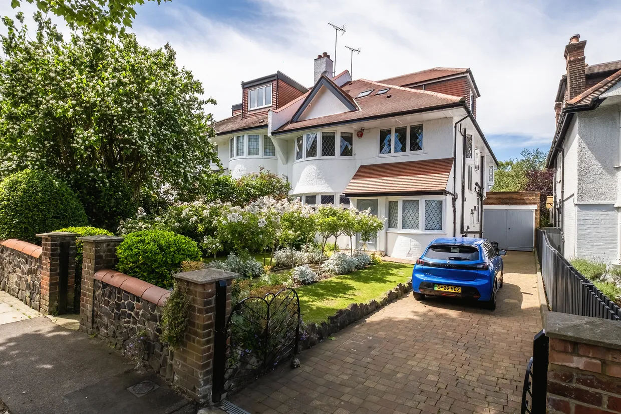Woodside Avenue, LONDON, N6 photo 1