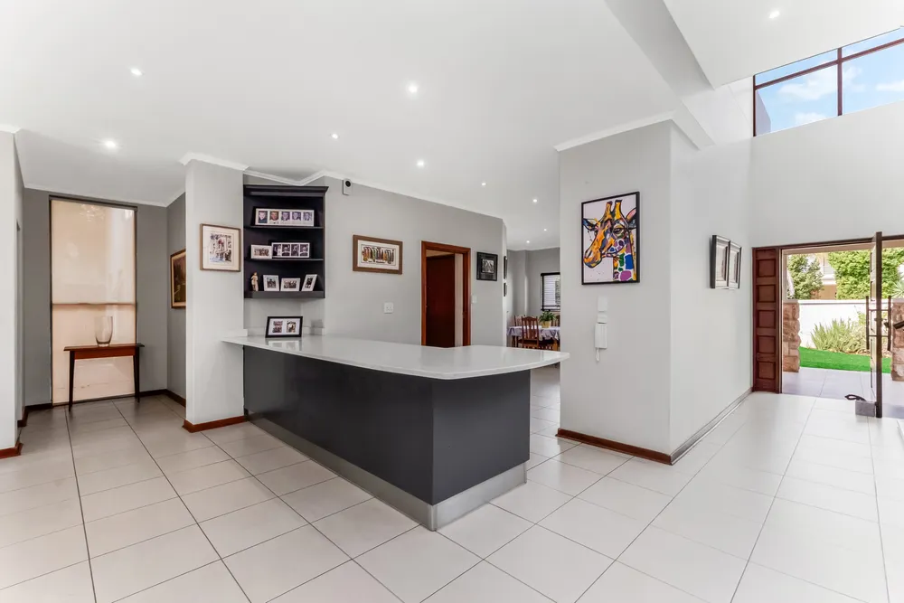 View image gallery of South Africa, Gauteng, Eagle Canyon Golf Estate, The Belfry, 524